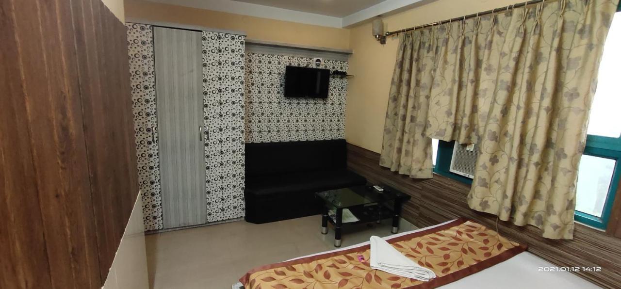 Hotel Royal Residency Силигури Экстерьер фото