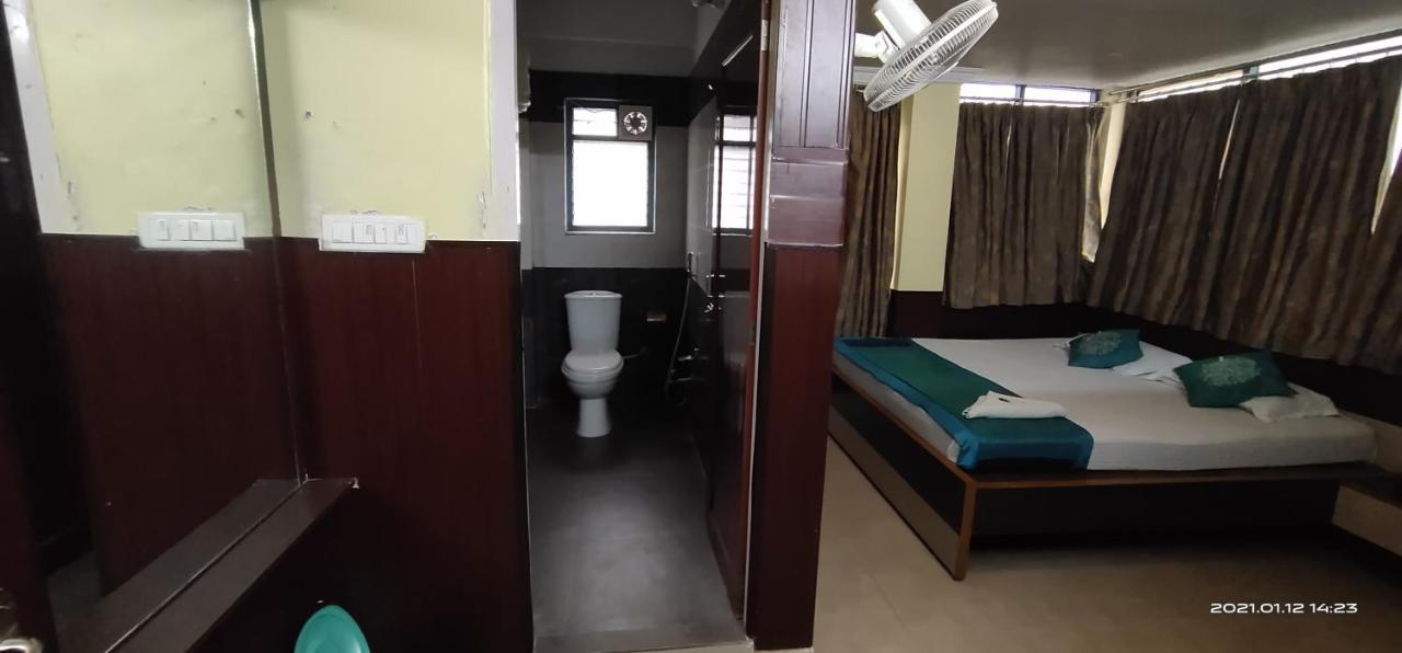 Hotel Royal Residency Силигури Экстерьер фото