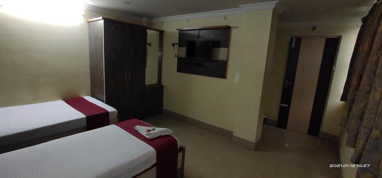 Hotel Royal Residency Силигури Экстерьер фото